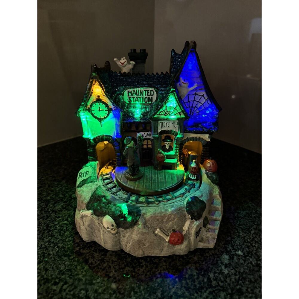 Avon Scary Halloween Village. Moving Train, Lights And Sounds. *Rare*